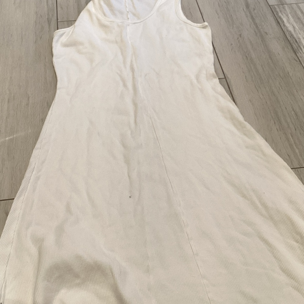Sleeveless White Maxi Dress – Casual Summer Style